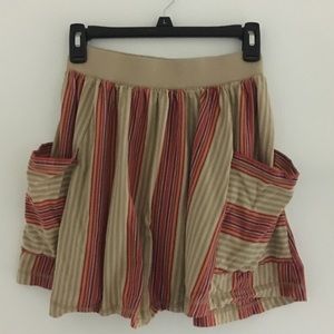 Tea collection skirt with pockets